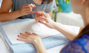 Làm nail đang là công việc hot tại Úc