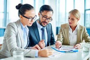 Phải chứng minh được mình có một công việc ổn định