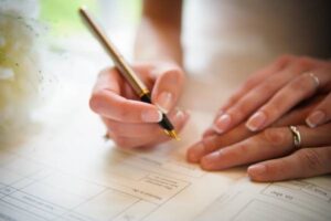 Visa diện kết hôn mang đến những quyền lợi gì?